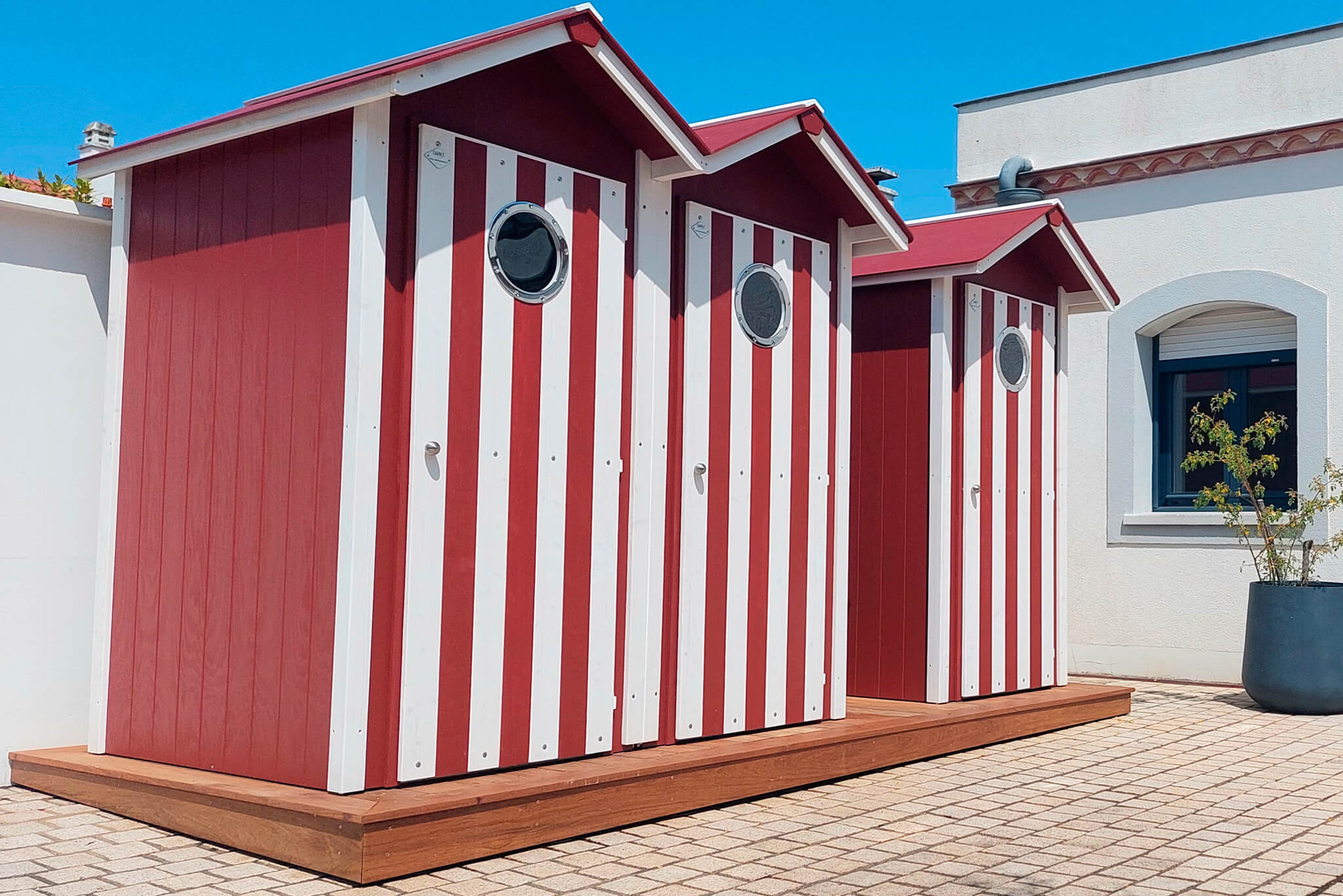 Cabine à l'ouest - Cabines de plage en bois